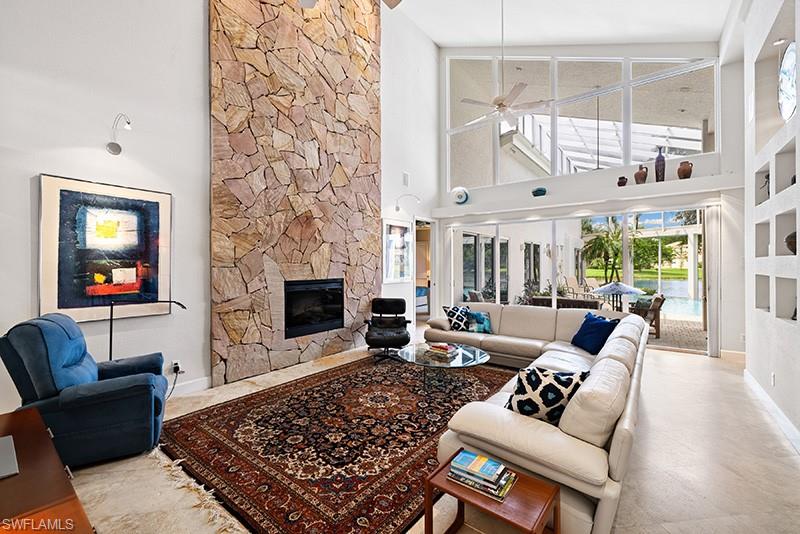 Great Room out to lanai