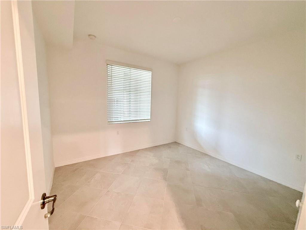 15285 Green Acres 415 photo 7