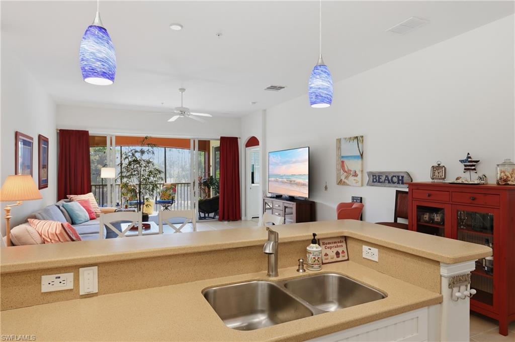 8601 Piazza Del Lago CIR 203 photo 14