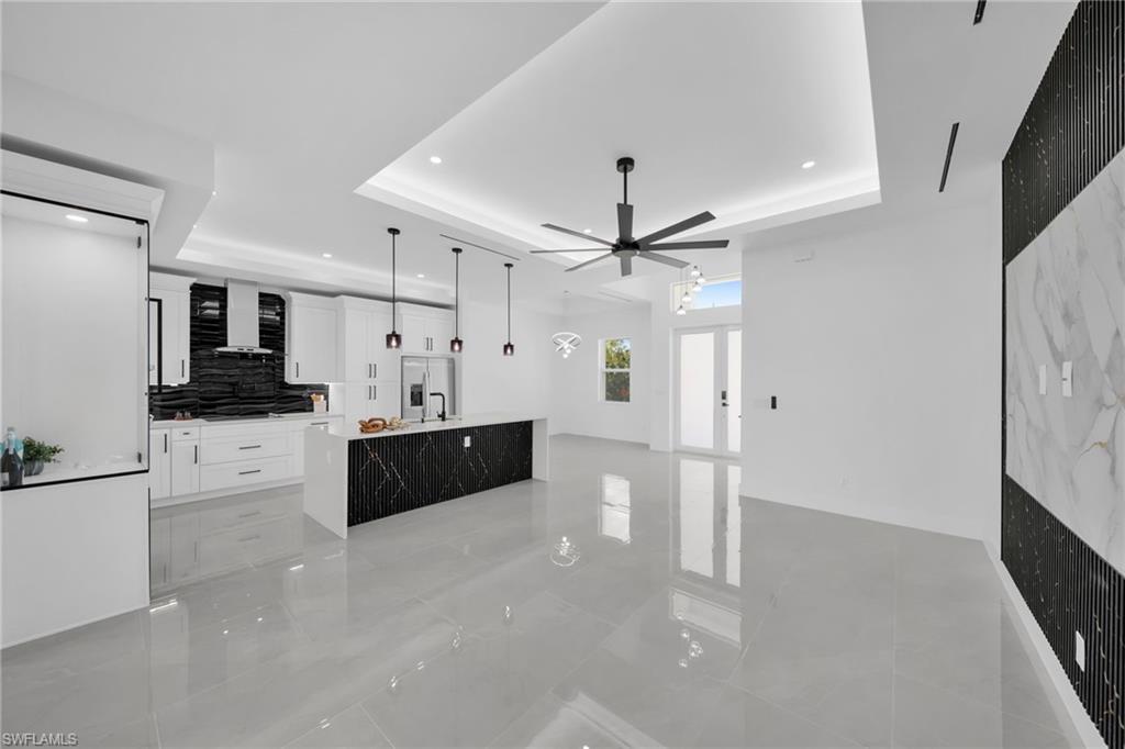 100 Denis AVE N photo 38