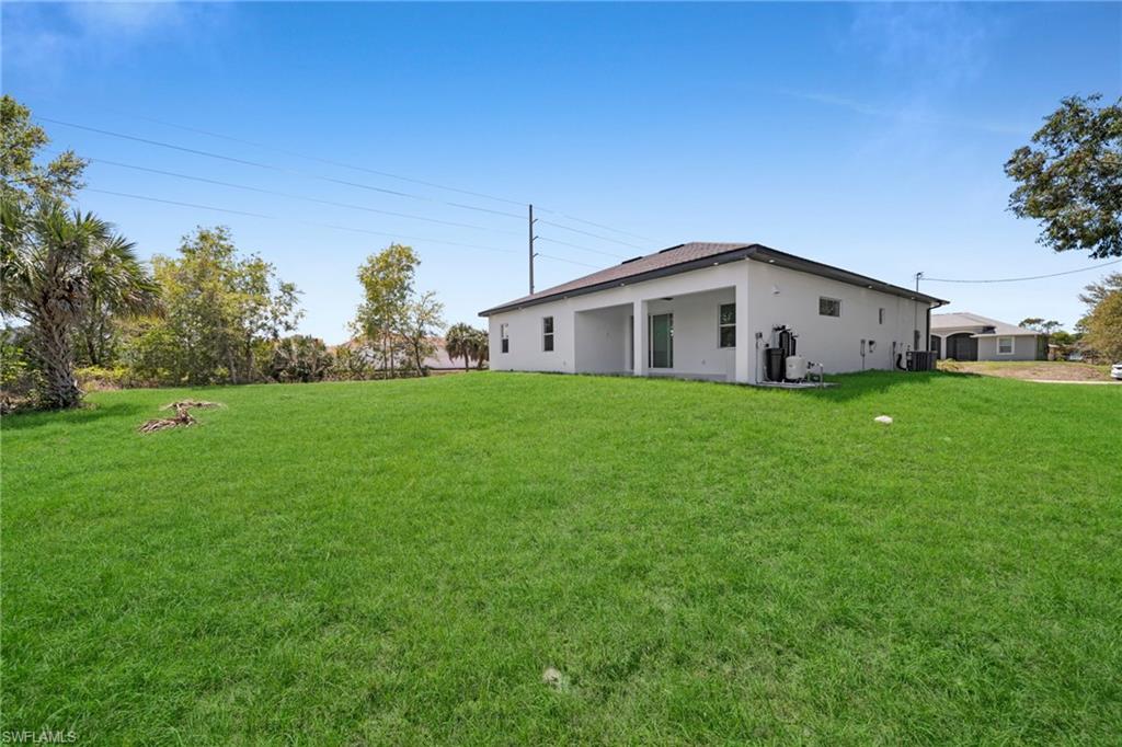100 Denis AVE N photo 24