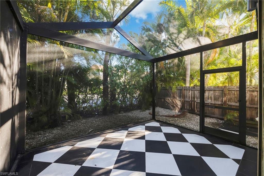 Screened lanai off guest quarters