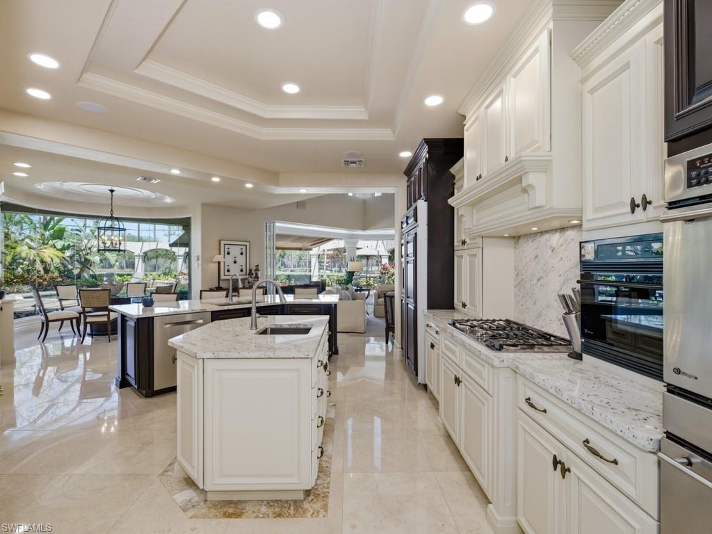 Premium Eat-in Kitchen
