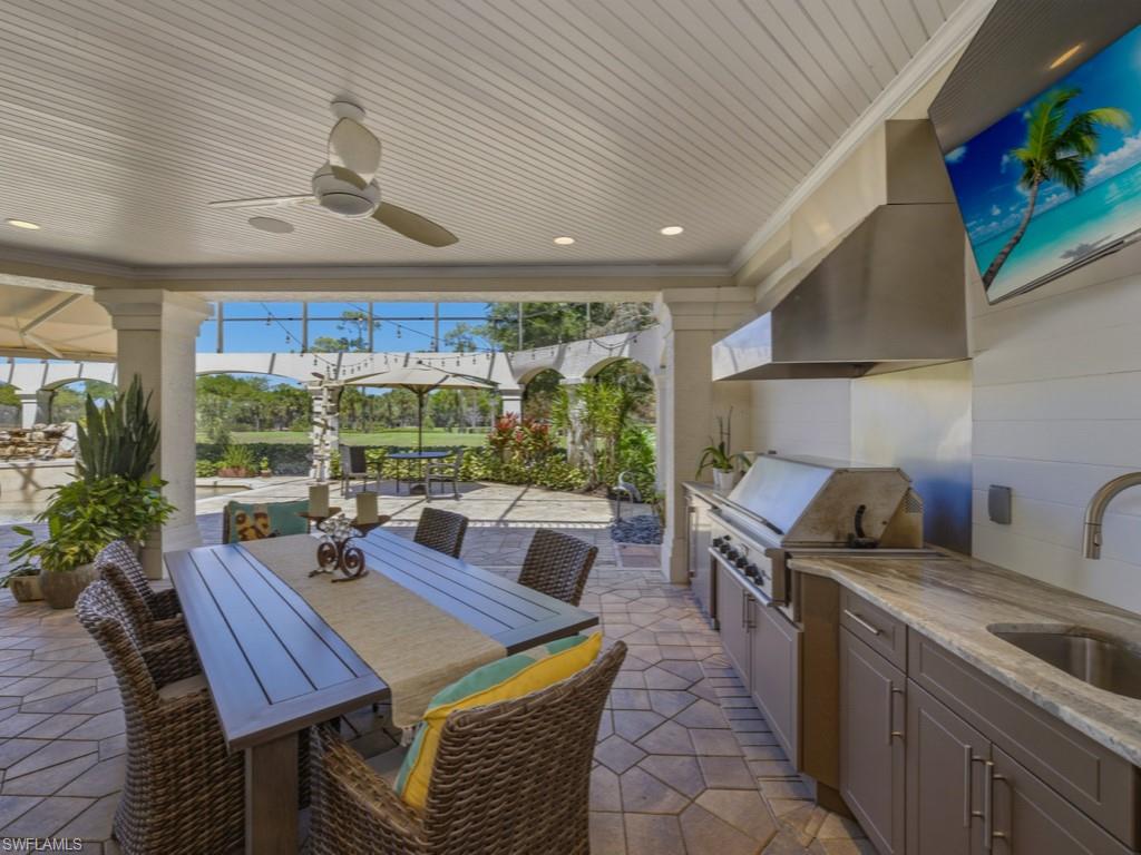 Outdoor Kitchen & Dining Area
