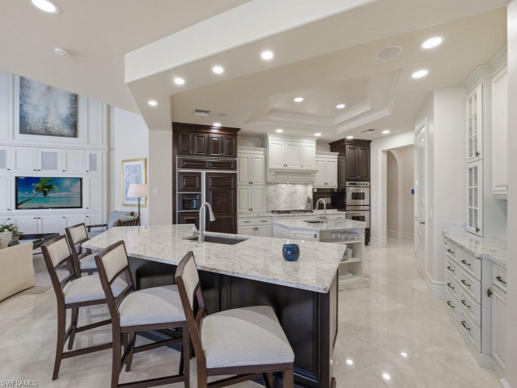 Premium Eat-in Kitchen