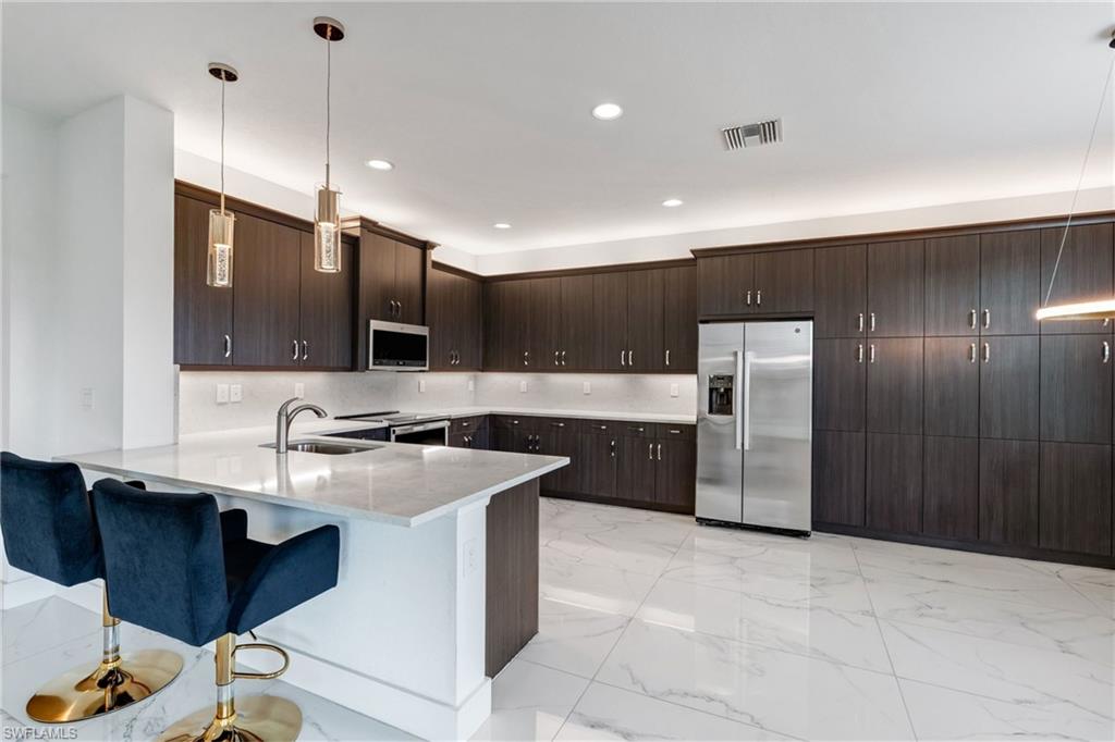 11604 Meadowrun CIR photo 13