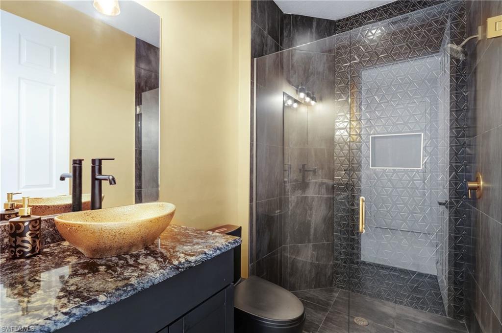 11604 Meadowrun CIR photo 36