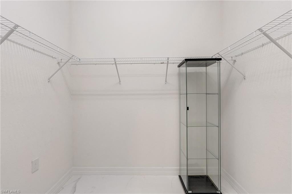 11604 Meadowrun CIR photo 32