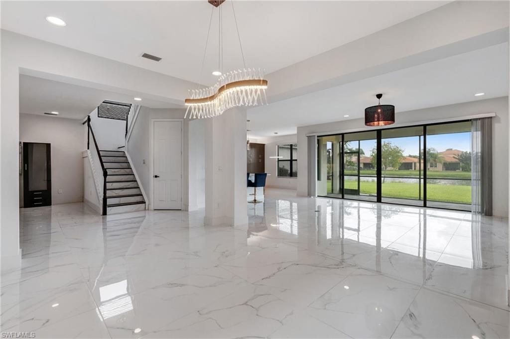 11604 Meadowrun CIR photo 9