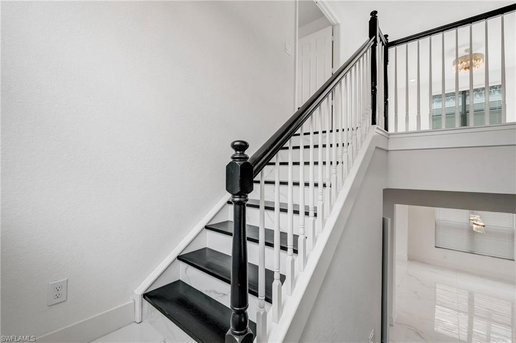 11604 Meadowrun CIR photo 18