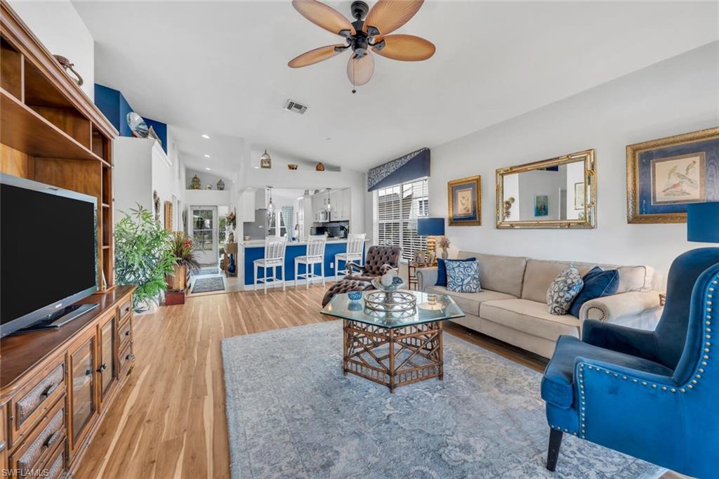 1562 Weybridge CIR 31 photo 9
