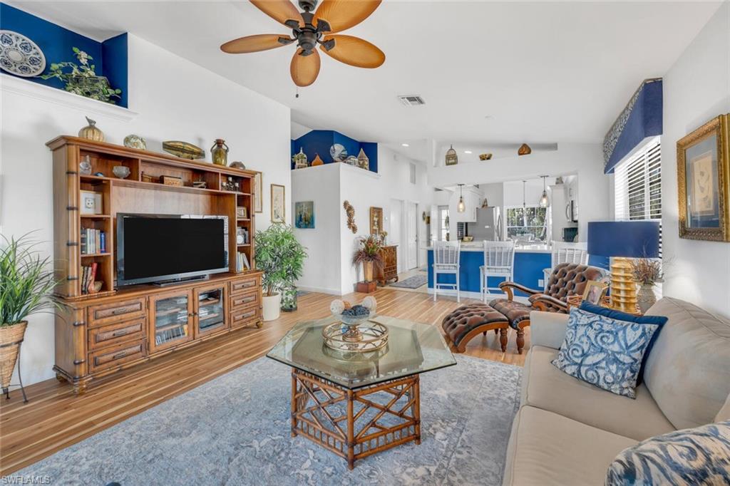 1562 Weybridge CIR 31 photo 10