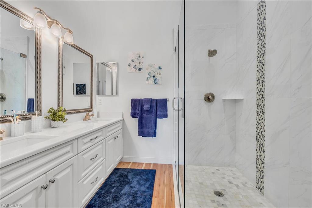 1562 Weybridge CIR 31 photo 15