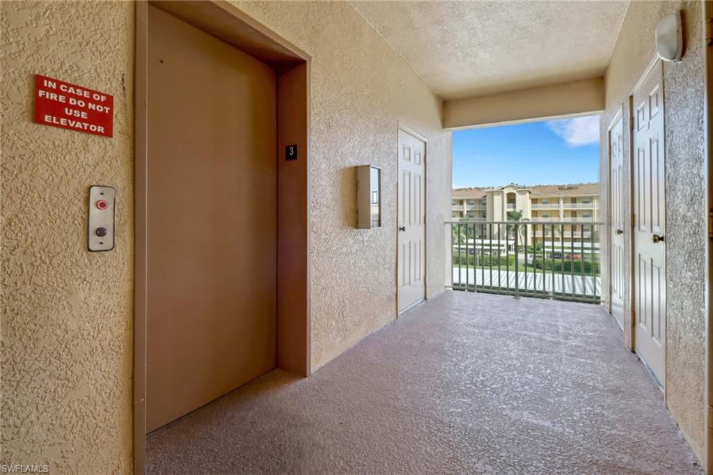 Hall featuring elevator