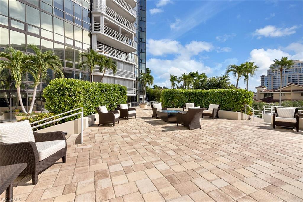 View of patio / terrace featuring outdoor lounge area