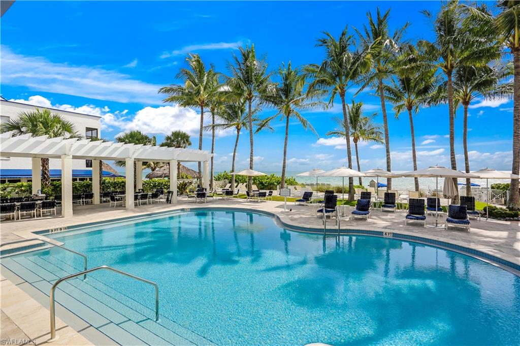 The Floridian Pool & Patio