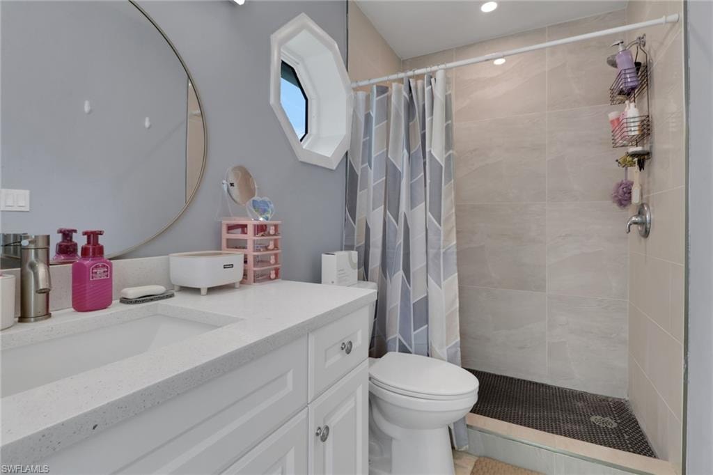 2740 RANDALL photo 16