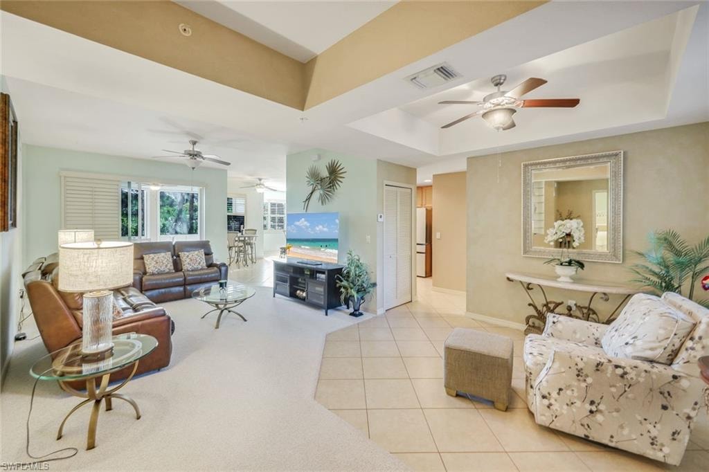 Great Room w/sitting area or formal dining area