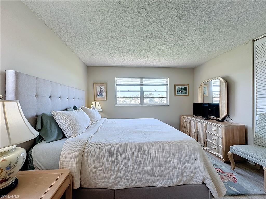 300 Forest Lakes BLVD 201 photo 27