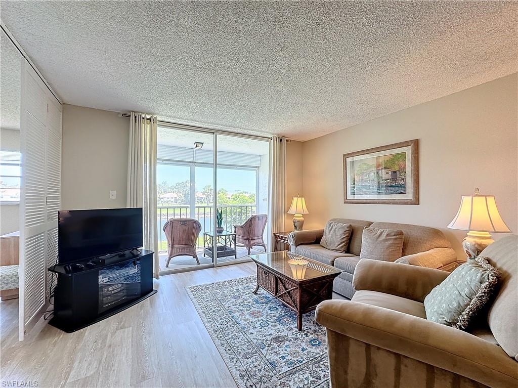 300 Forest Lakes BLVD 201 photo 17
