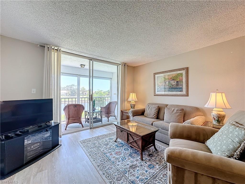 300 Forest Lakes BLVD 201 photo 18