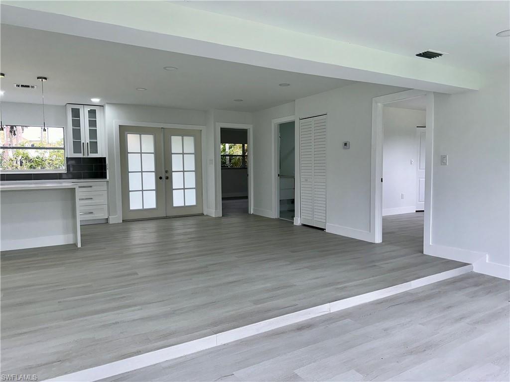 6187 Island Park CT photo 6