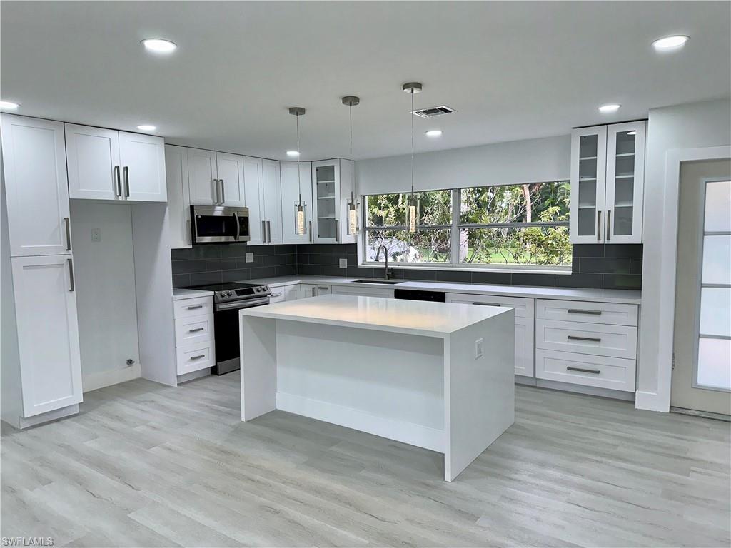 6187 Island Park CT