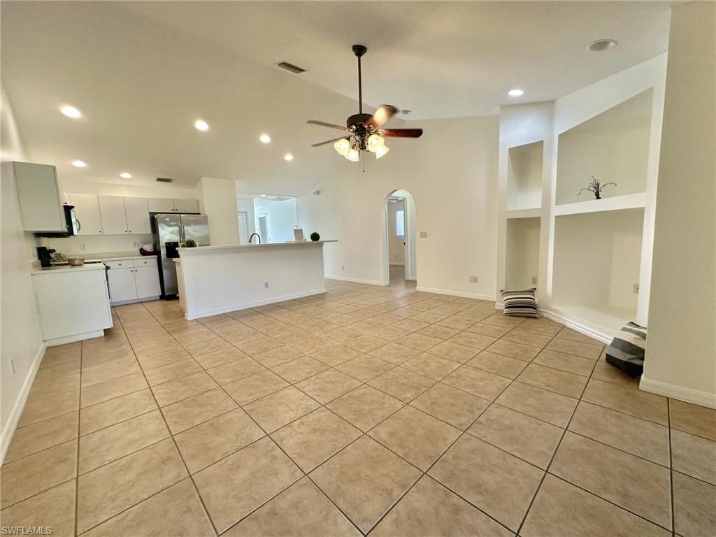 4317 Greatroom with view of kitchen/ breakfast bar