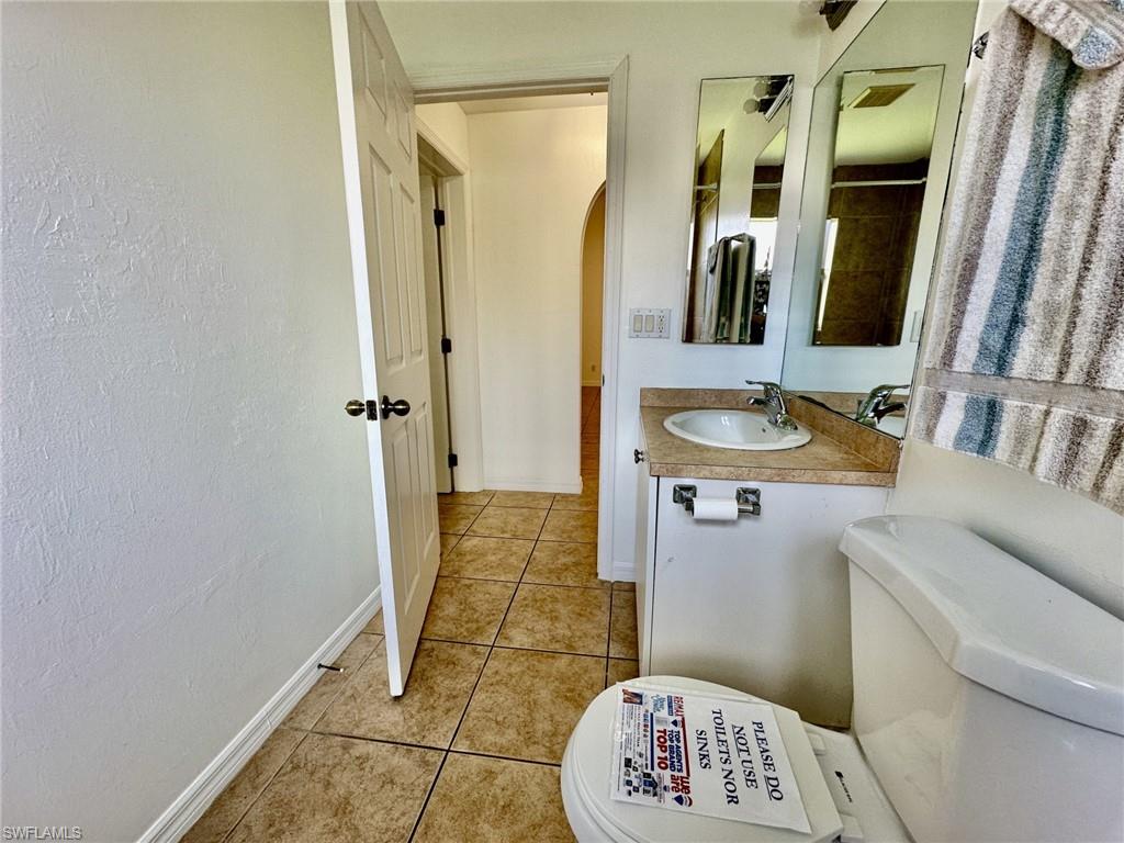 4317 Second Bedroom/hallway bath