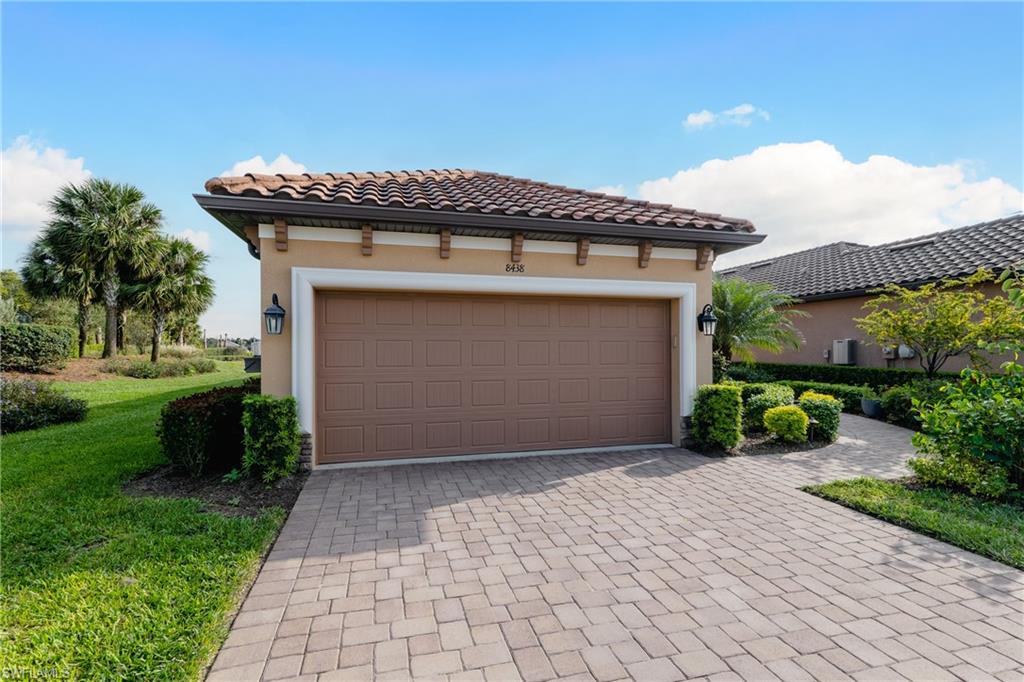 8438 Volaro WAY photo 28