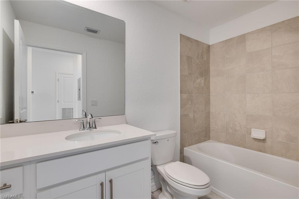 Guest bathroom with Tub and shower