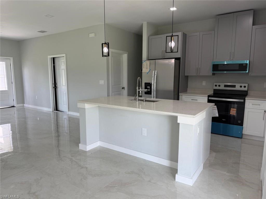 484 Westdale AVE photo 6
