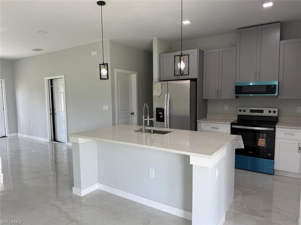 484 Westdale AVE photo 9