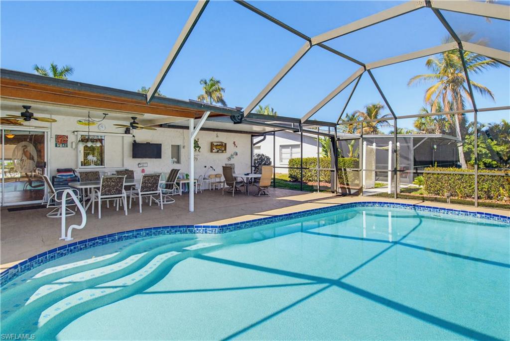 47 Constitution DR photo 17