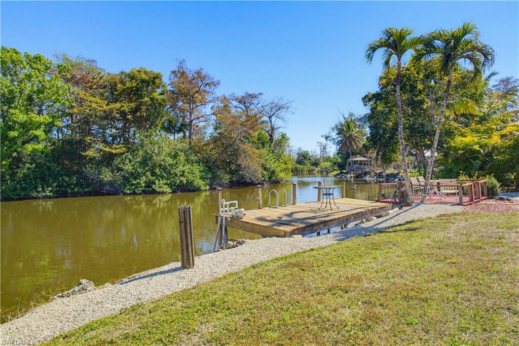 47 Constitution DR photo 16