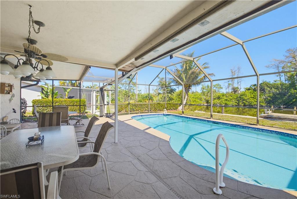 47 Constitution DR photo 14