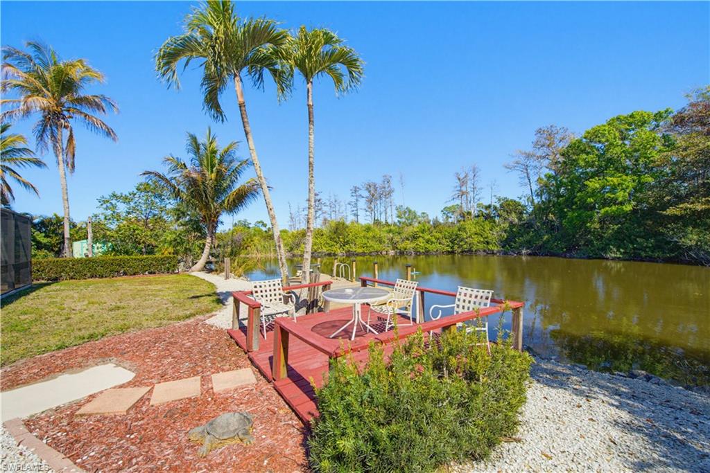 47 Constitution DR photo 15