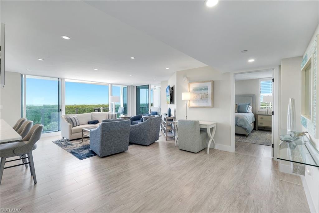 6101 Pelican Bay BLVD 305