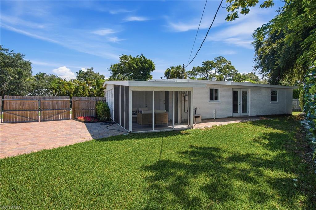 2300 Estey AVE photo 23