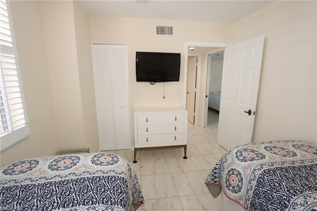5550 Heron Point DR 902 photo 19