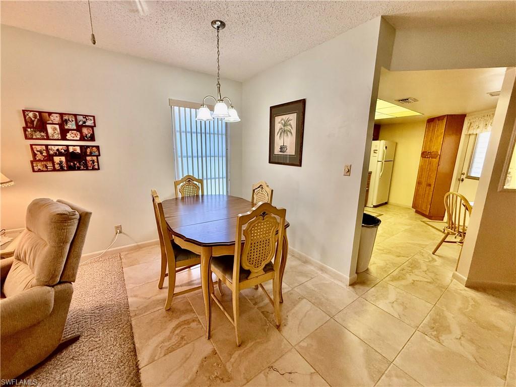 318 Joel BLVD photo 16