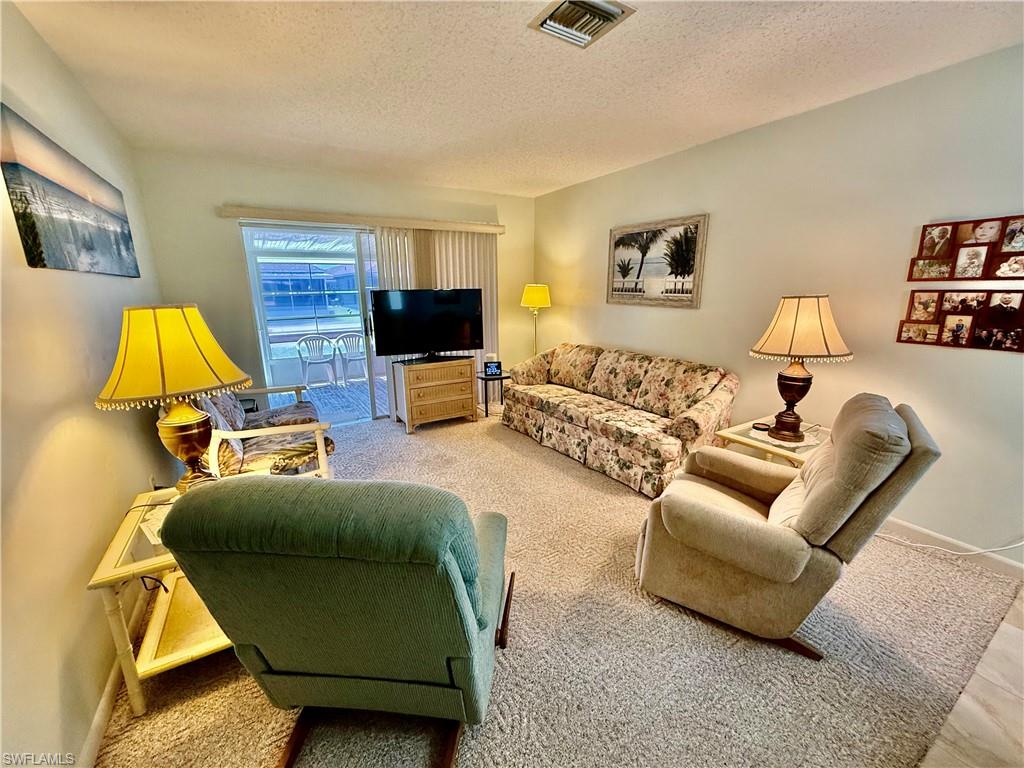 318 Joel BLVD photo 15