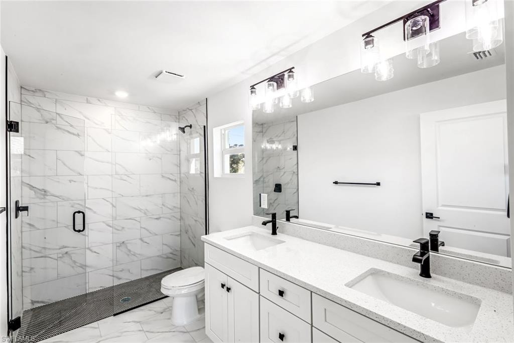 owner's ensuite bath / bano principal