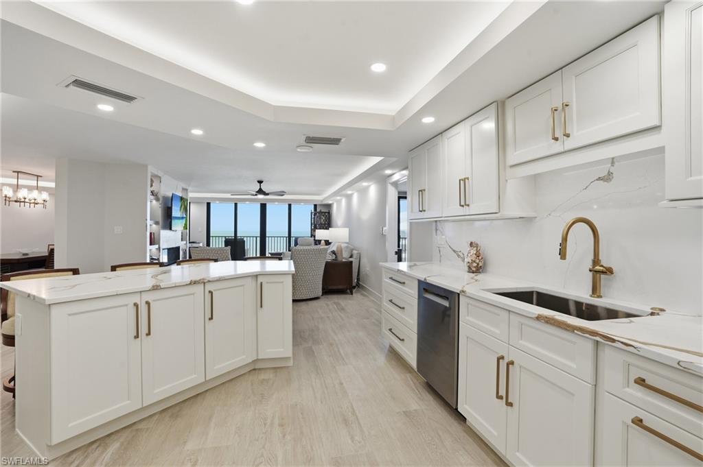 840 Collier BLVD 904 photo 12