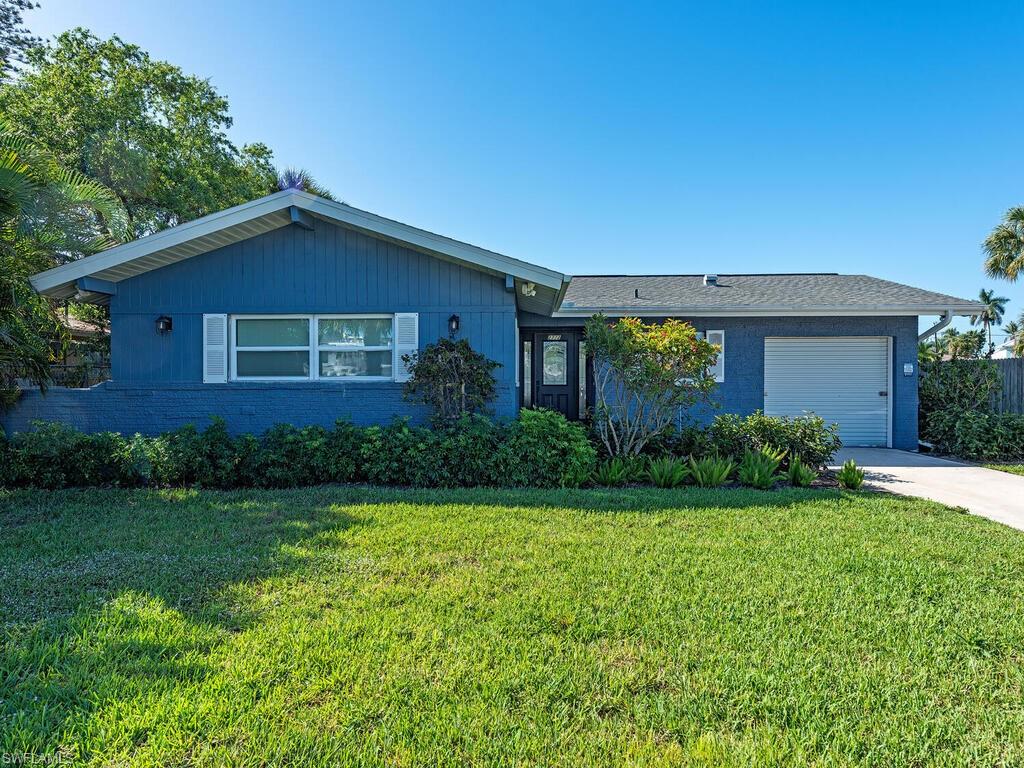 2772 Bayview DR