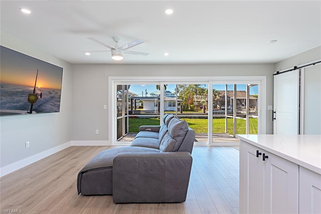 2772 Bayview DR
