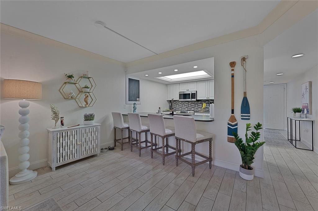 154 Cypress WAY E 1102