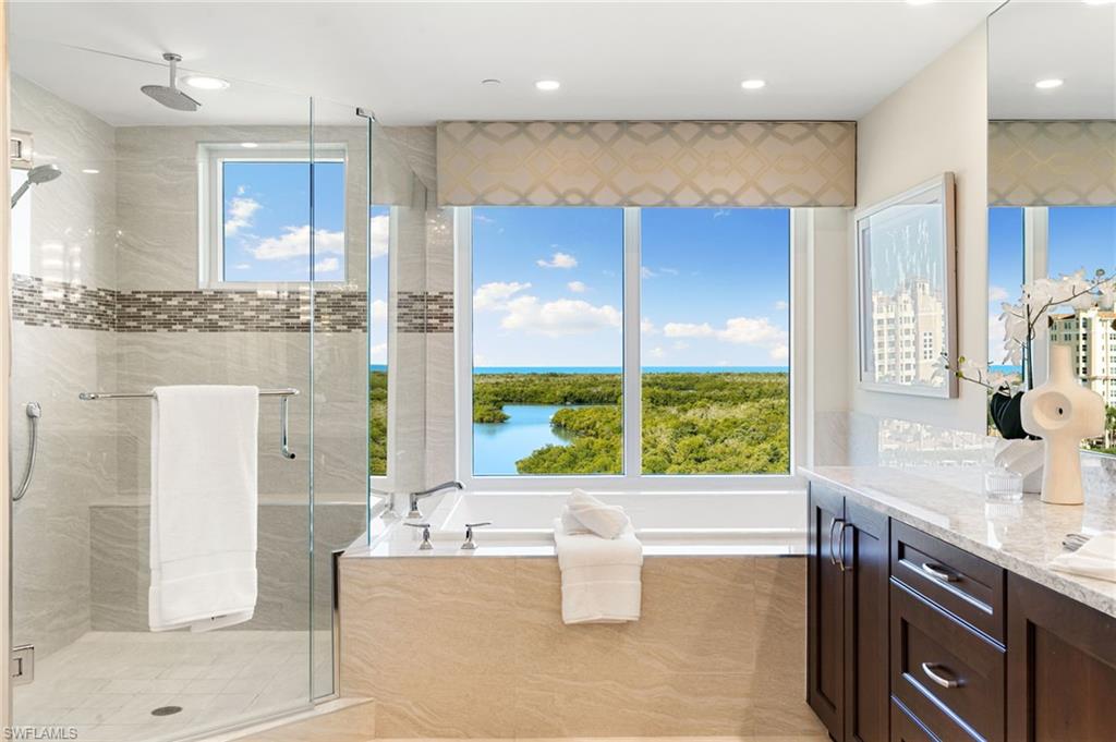 Views of the Gulf from the 7th floor Jetted Tub