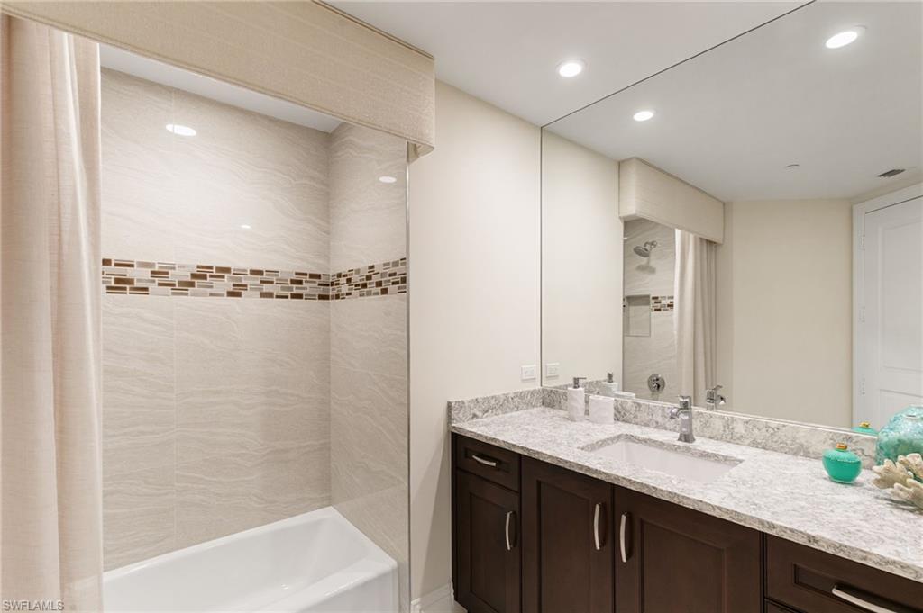 Additional Full Bath With Tub/Shower Combination