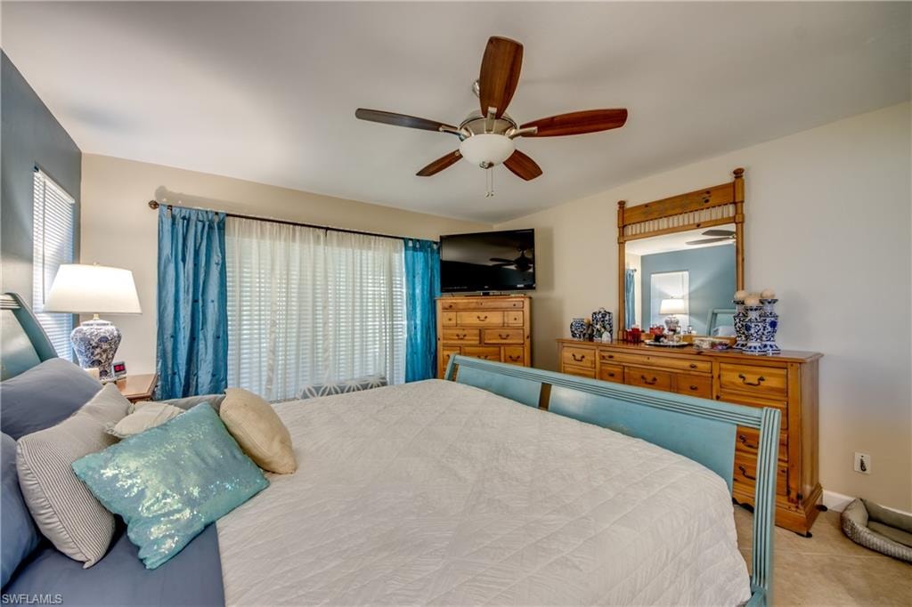 Bedroom with ceiling fan